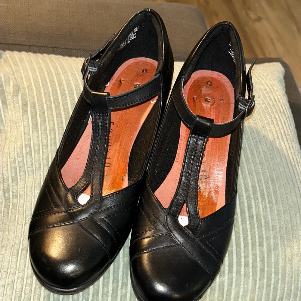 Rockport Black T-Strap Heels